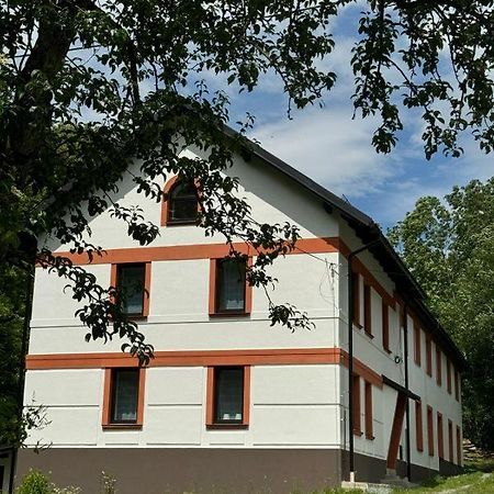 Tkalcovna U Zlateho Potoka Aparthotel Dobrany  Exterior foto